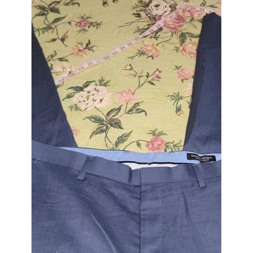 Banana Republic Tailored Slim Fit Navy Dress Pants 100% natural Fiber Italian 36